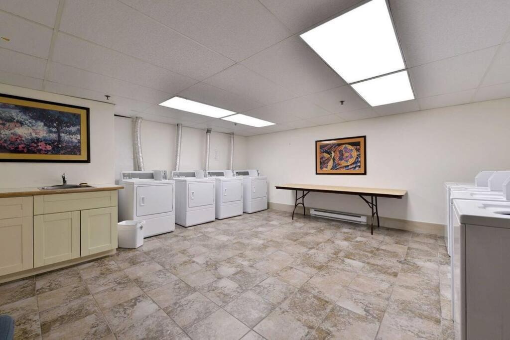 Aspens By Wb Vacation Rentals ウィスラー エクステリア 写真