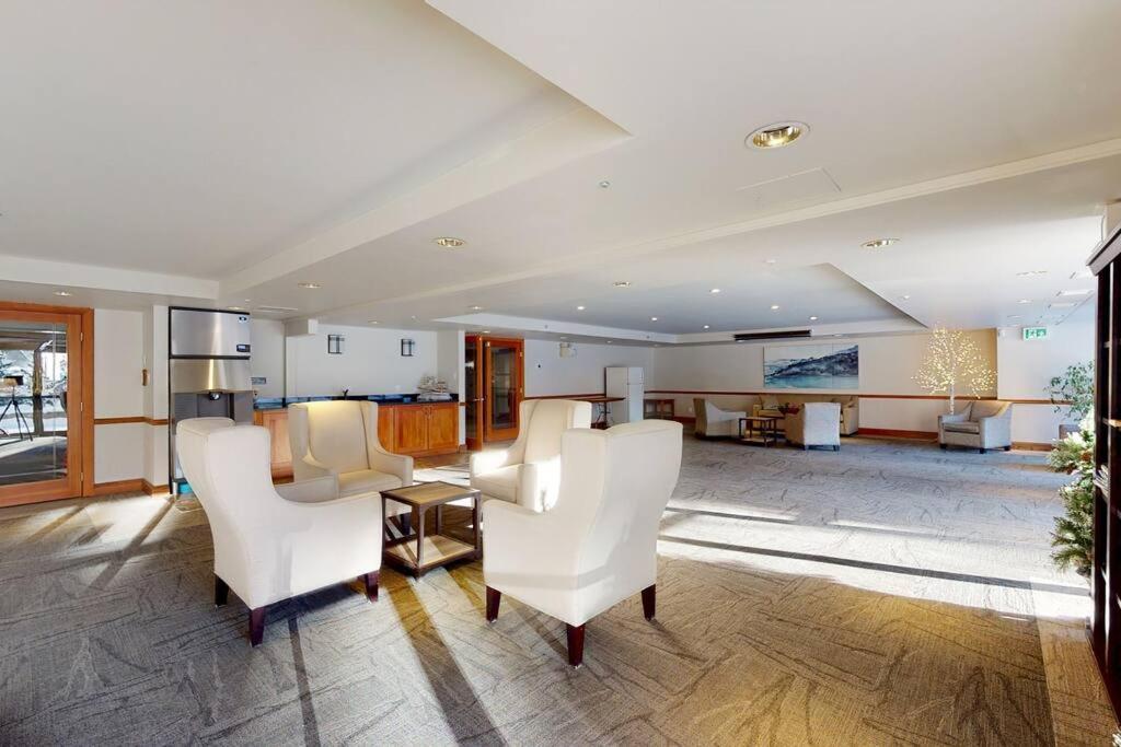 Aspens By Wb Vacation Rentals ウィスラー エクステリア 写真