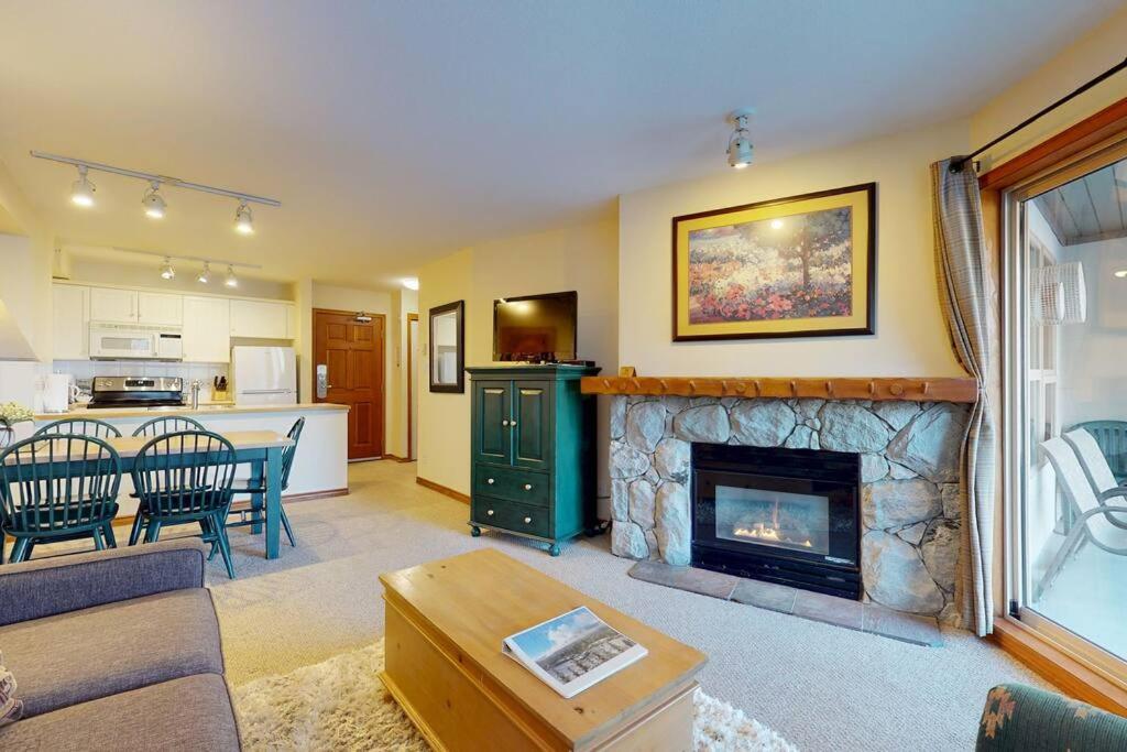 Aspens By Wb Vacation Rentals ウィスラー エクステリア 写真